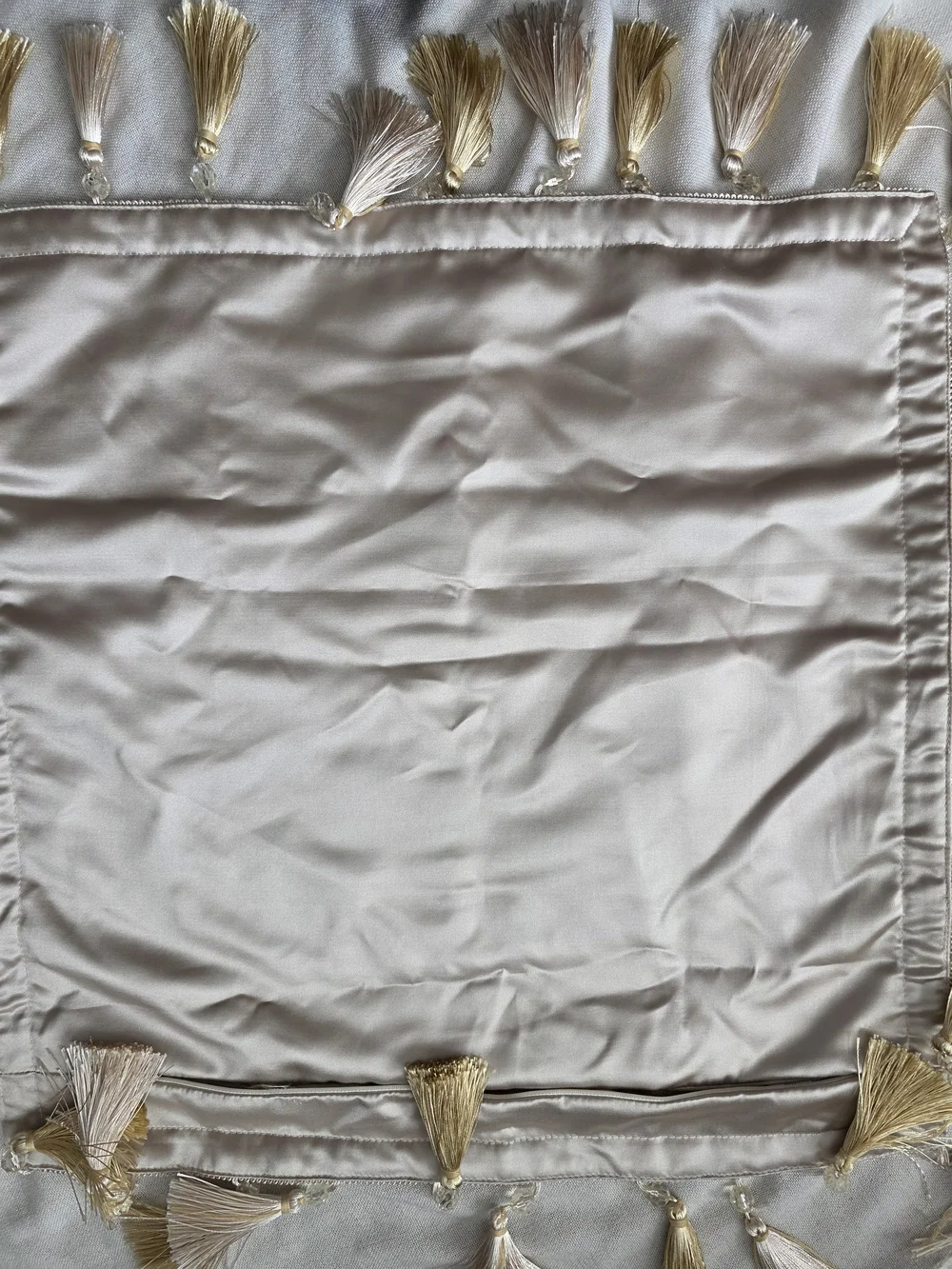 * Loom and‎ Mill 1 Piece Luxury Throw Pillow Cover, Floral Embroidery 20x20